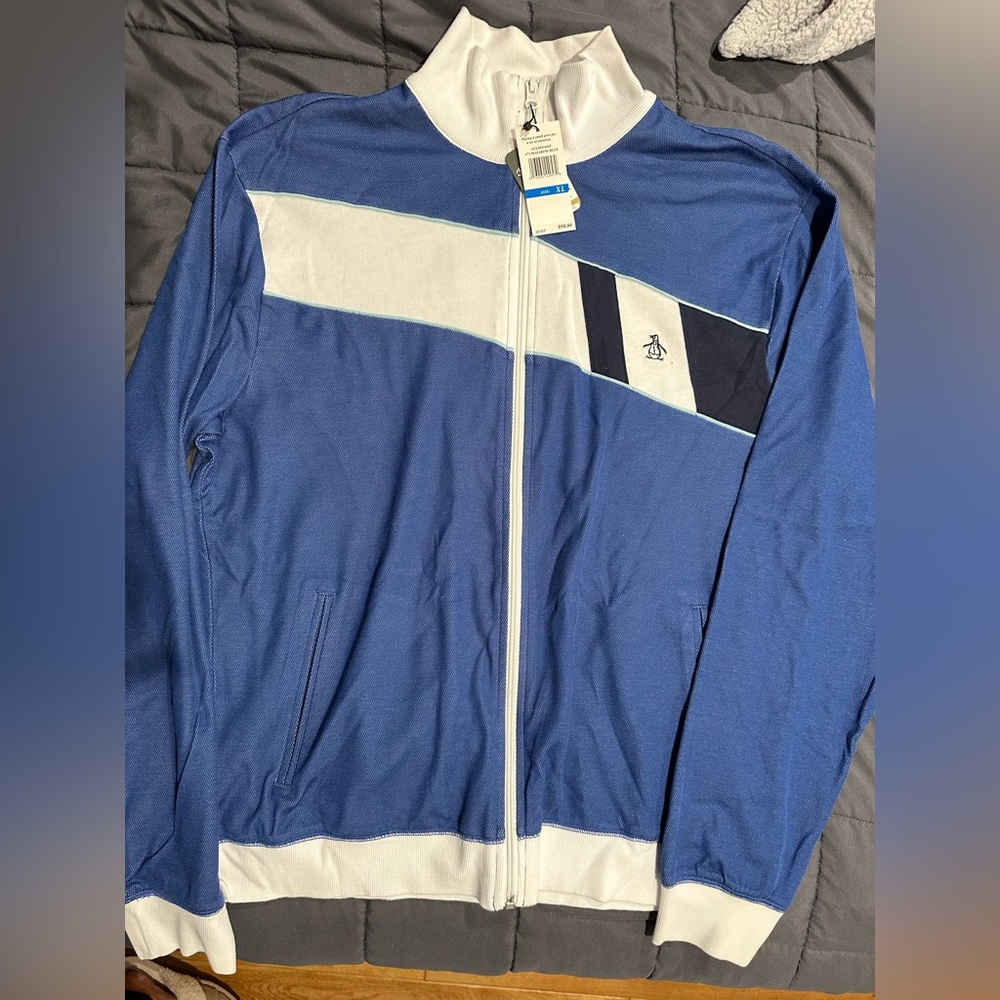 Lightweight zip up